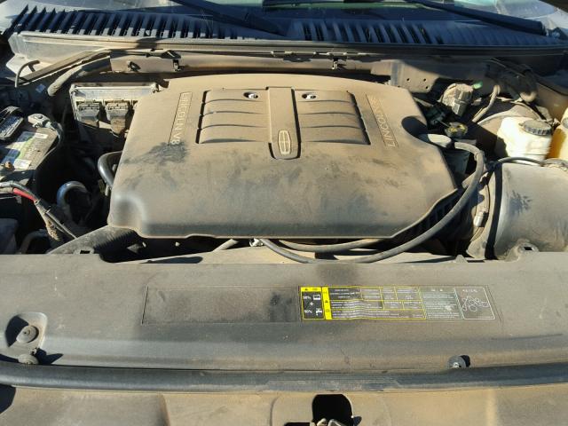 5LMFU28R04LJ21394 - 2004 LINCOLN NAVIGATOR GOLD photo 7