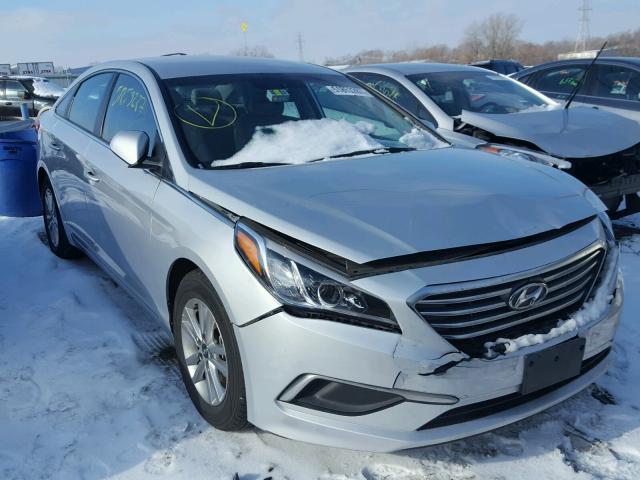 5NPE24AF5GH418755 - 2016 HYUNDAI SONATA SE SILVER photo 1