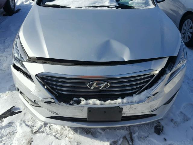 5NPE24AF5GH418755 - 2016 HYUNDAI SONATA SE SILVER photo 9