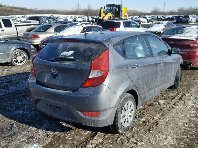 KMHCT5AE1HU324165 - 2017 HYUNDAI ACCENT SE GRAY photo 4