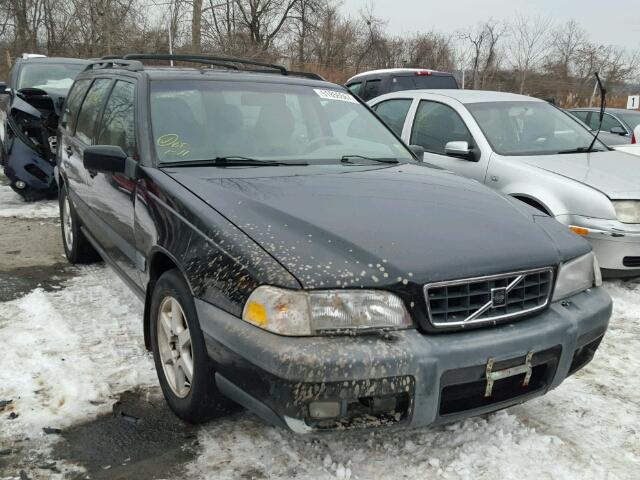 YV1LZ5647W2475971 - 1998 VOLVO V70 XC BLACK photo 1