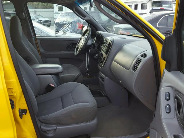 1FMYU04121KF54054 - 2001 FORD ESCAPE XLT YELLOW photo 5