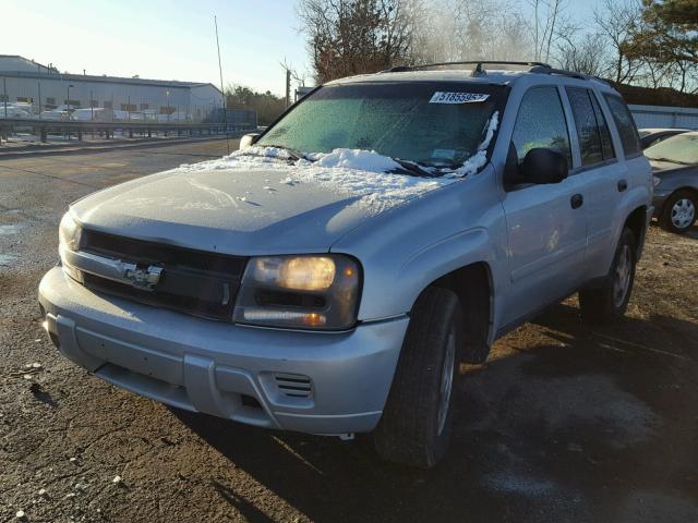 1GNDT13SX72264909 - 2007 CHEVROLET TRAILBLAZE SILVER photo 2