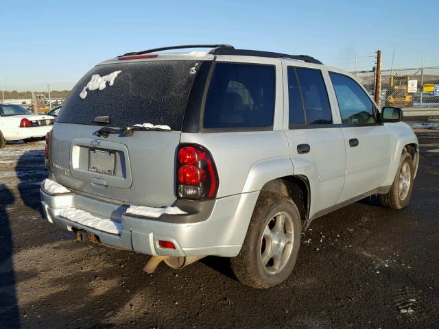 1GNDT13SX72264909 - 2007 CHEVROLET TRAILBLAZE SILVER photo 4