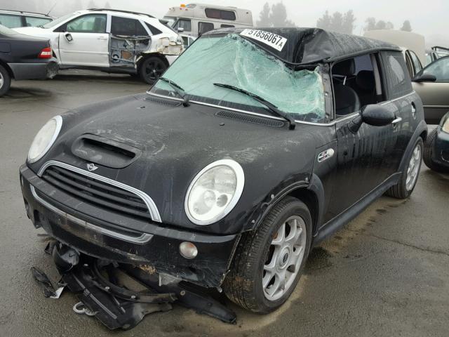 WMWRE33464TD74190 - 2004 MINI COOPER S BLACK photo 2