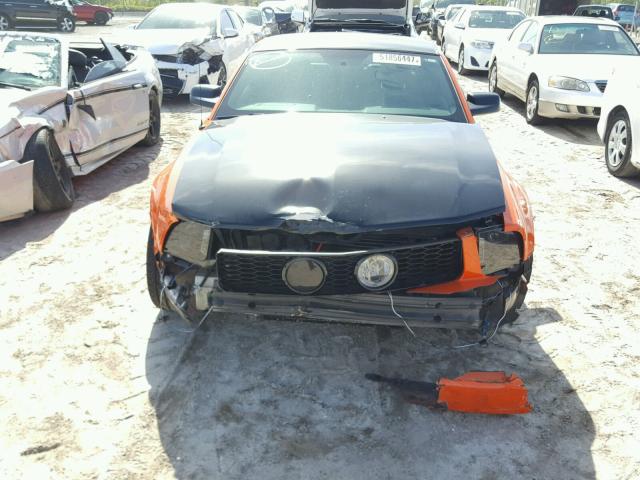 1ZVHT82H965206938 - 2006 FORD MUSTANG GT ORANGE photo 9