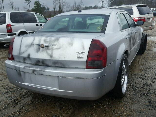 2C3AA53GX5H648816 - 2005 CHRYSLER 300 TOURIN SILVER photo 4