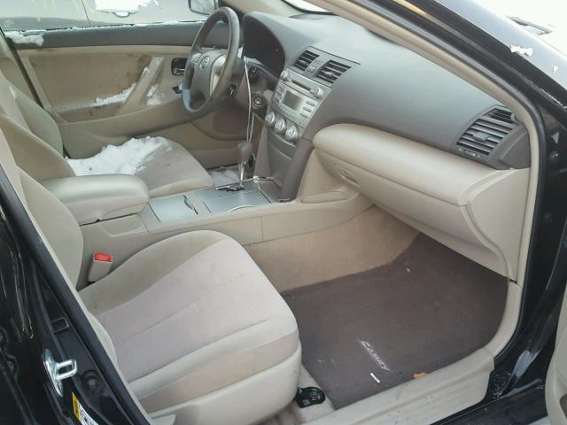 4T1BF3EK4BU189553 - 2011 TOYOTA CAMRY BASE BLACK photo 5