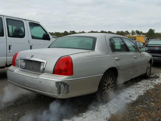 1LNHM81W64Y640886 - 2004 LINCOLN TOWN CAR E GRAY photo 4