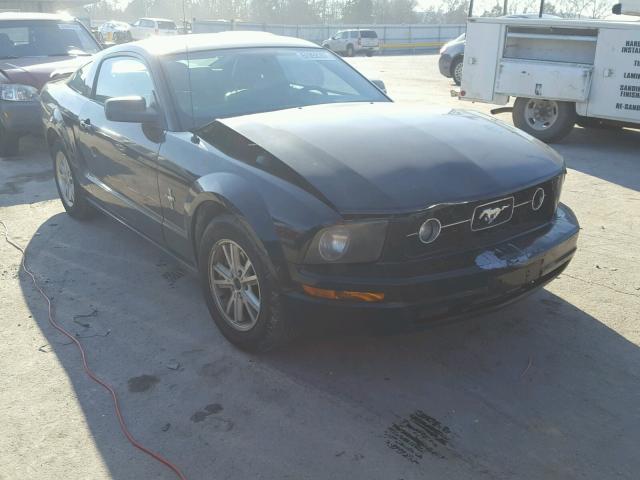 1ZVHT80N565128957 - 2006 FORD MUSTANG BLACK photo 1