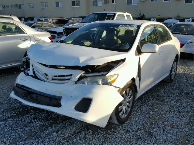 5YFBU4EE5DP144194 - 2013 TOYOTA COROLLA BA WHITE photo 2