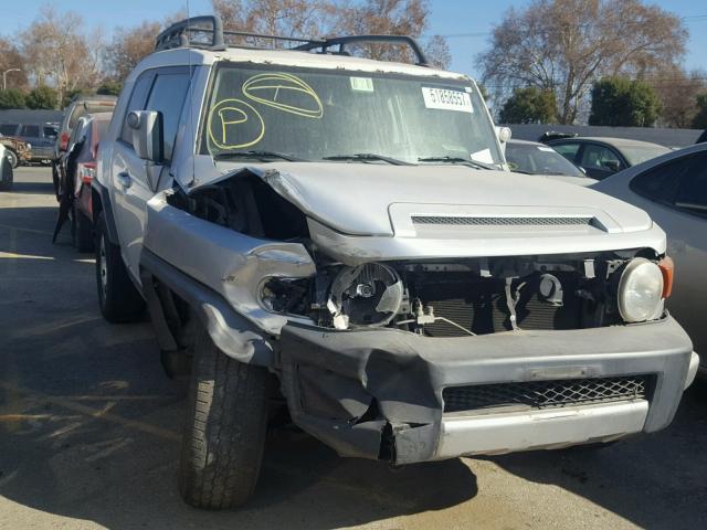 JTEZU11F170004181 - 2007 TOYOTA FJ CRUISER SILVER photo 1