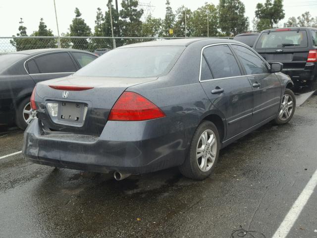 1HGCM56306A000875 - 2006 HONDA ACCORD SE GRAY photo 4