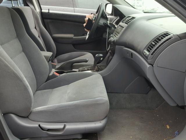 1HGCM56306A000875 - 2006 HONDA ACCORD SE GRAY photo 5