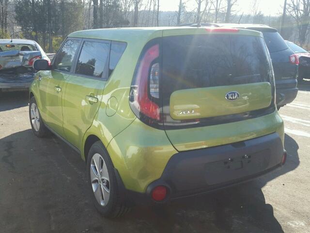 KNDJN2A21G7824270 - 2016 KIA SOUL GREEN photo 3