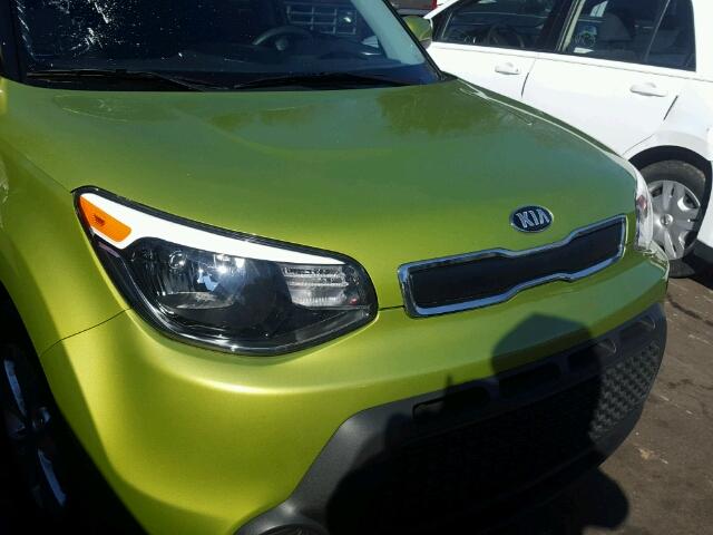 KNDJN2A21G7824270 - 2016 KIA SOUL GREEN photo 9