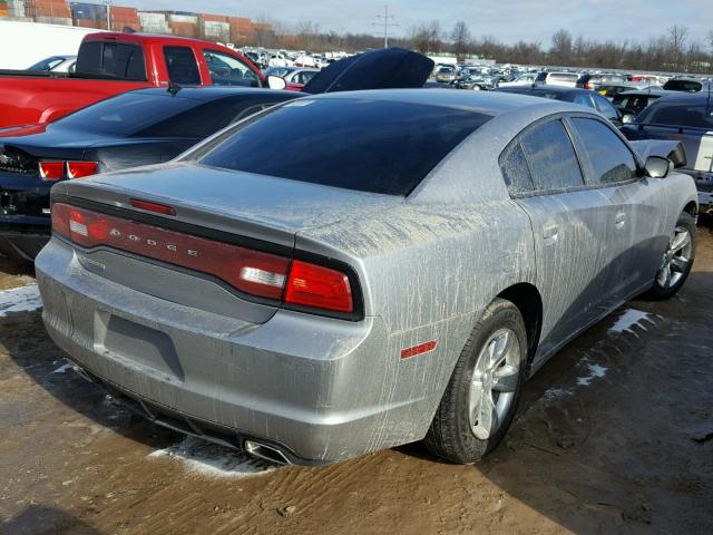 2C3CDXBG2DH663774 - 2013 DODGE CHARGER SE SILVER photo 4