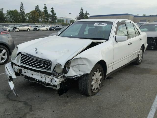 WDBJF82H5XX022810 - 1999 MERCEDES-BENZ E 320 4MAT WHITE photo 2