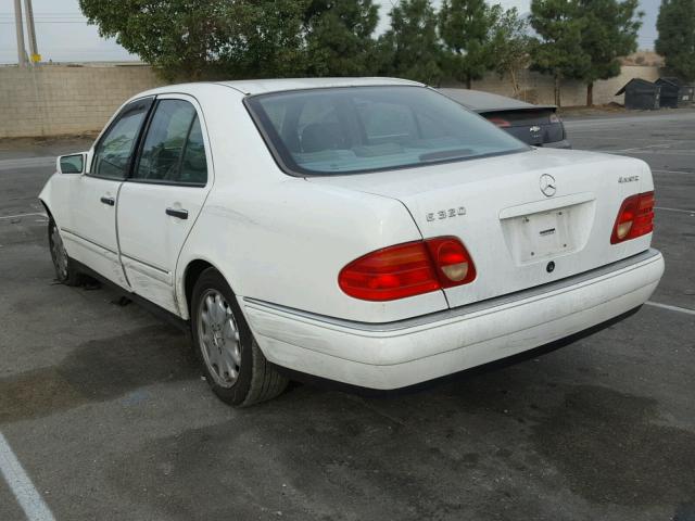 WDBJF82H5XX022810 - 1999 MERCEDES-BENZ E 320 4MAT WHITE photo 3