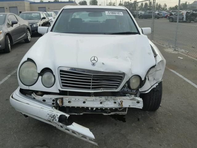 WDBJF82H5XX022810 - 1999 MERCEDES-BENZ E 320 4MAT WHITE photo 9