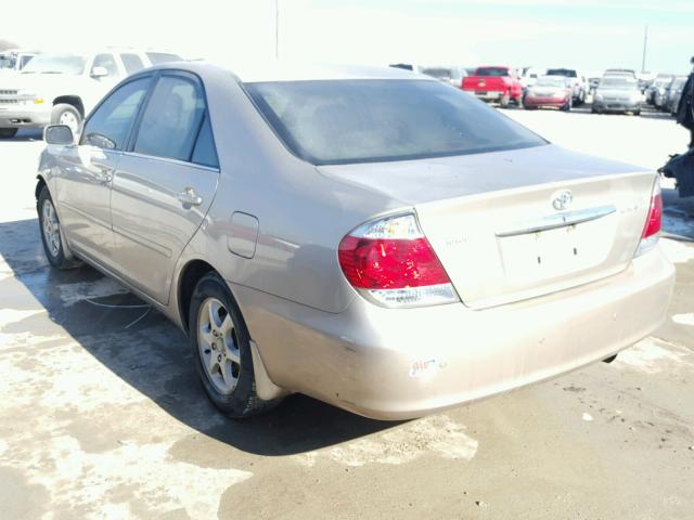 4T1BE32K05U052623 - 2005 TOYOTA CAMRY LE BEIGE photo 3