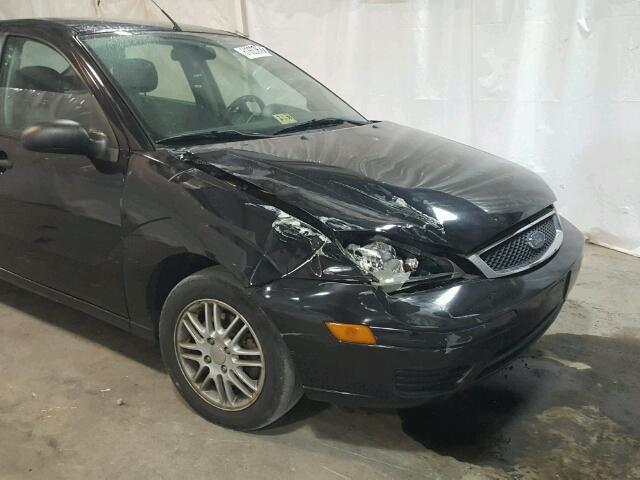 1FAFP34N76W232345 - 2006 FORD FOCUS ZX4 BLACK photo 9