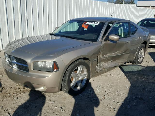 2B3LA53H18H173348 - 2008 DODGE CHARGER R/ GOLD photo 2