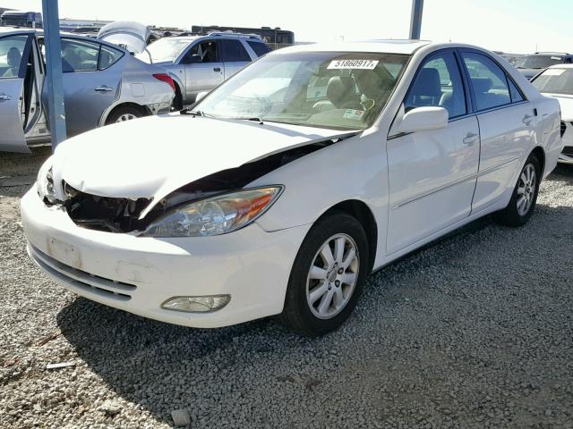 4T1BE32K24U351318 - 2004 TOYOTA CAMRY LE WHITE photo 2