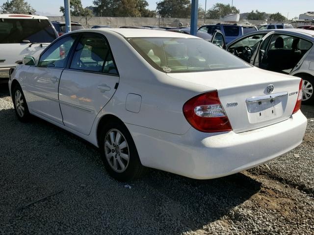 4T1BE32K24U351318 - 2004 TOYOTA CAMRY LE თეთრი ფოტო 3