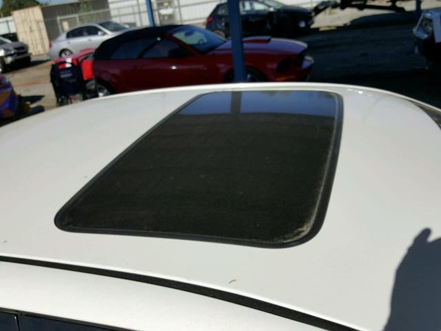 4T1BE32K24U351318 - 2004 TOYOTA CAMRY LE თეთრი ფოტო 9