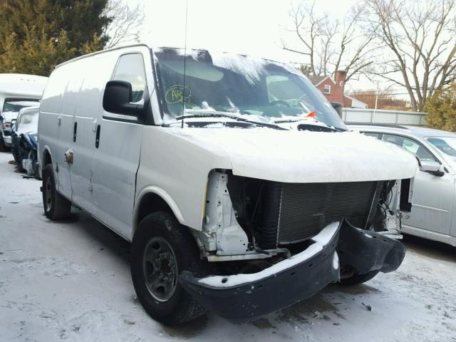 1GCGG25C181185013 - 2008 CHEVROLET EXPRESS G2 WHITE photo 1