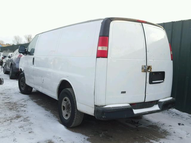 1GCGG25C181185013 - 2008 CHEVROLET EXPRESS G2 WHITE photo 3