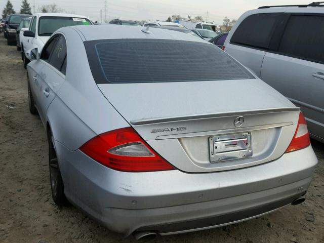 WDDDJ72X09A140676 - 2009 MERCEDES-BENZ CLS 550 SILVER photo 3