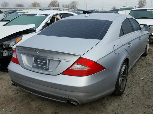 WDDDJ72X09A140676 - 2009 MERCEDES-BENZ CLS 550 SILVER photo 4