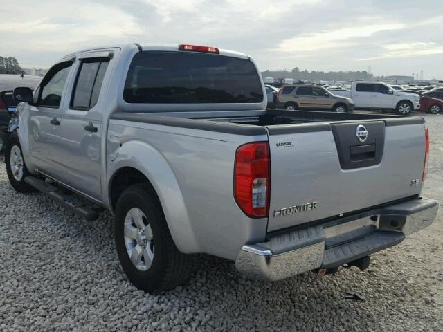 1N6AD0ER8AC425205 - 2010 NISSAN FRONTIER C SILVER photo 3