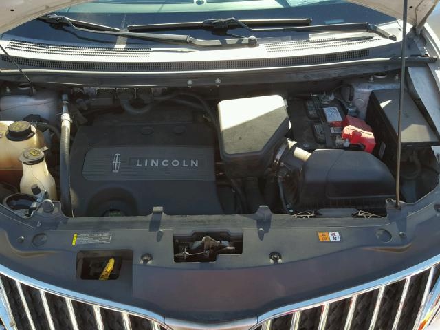 2LMDJ6JK8CBL19764 - 2012 LINCOLN MKX SILVER photo 7