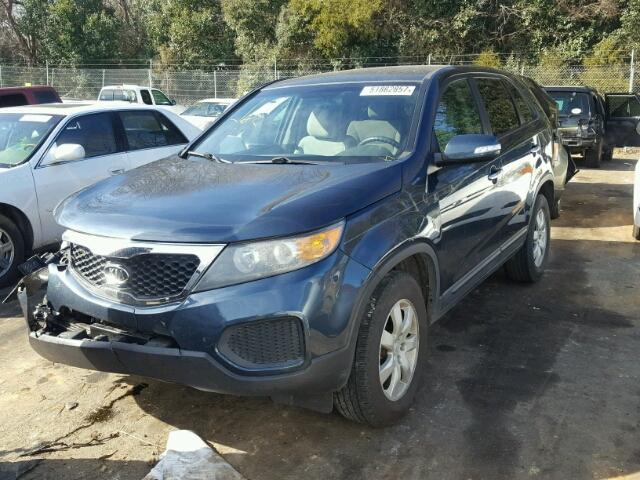 5XYKT3A19BG137377 - 2011 KIA SORENTO BA BLUE photo 2