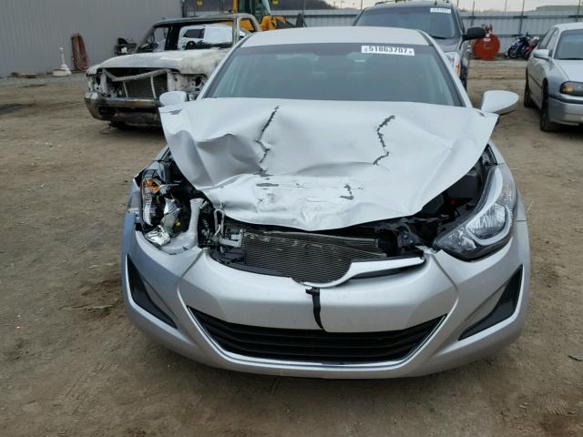 5NPDH4AE1FH649393 - 2015 HYUNDAI ELANTRA SE SILVER photo 9