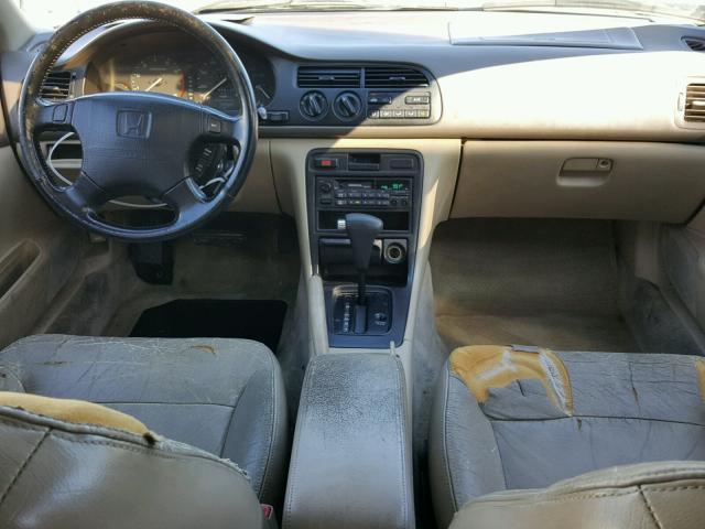 1HGCD5661RA182164 - 1994 HONDA ACCORD EX TAN photo 9