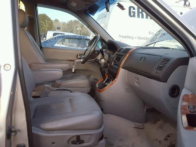 KNDUP131046506633 - 2004 KIA SEDONA EX SILVER photo 5