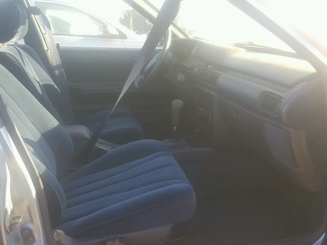 4T1VV22E8MU042437 - 1991 TOYOTA CAMRY LE ლურჯი ფოტო 5