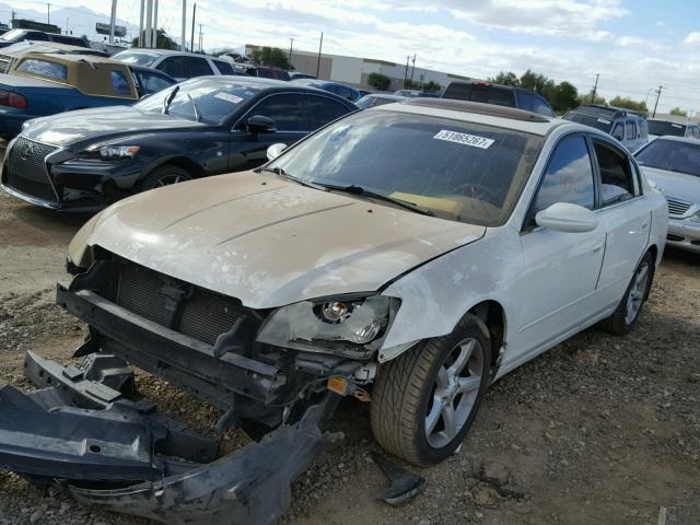 1N4BL11D55C301561 - 2005 NISSAN ALTIMA SE WHITE photo 2