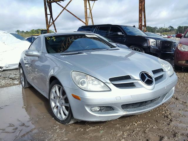 WDBWK56F15F042175 - 2005 MERCEDES-BENZ SLK 350 SILVER photo 1