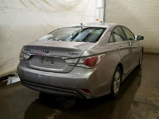 KMHEC4A44DA069713 - 2013 HYUNDAI SONATA HYB SILVER photo 4