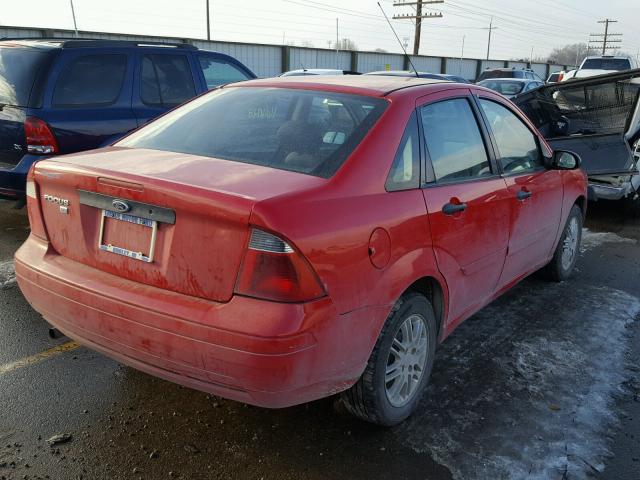 1FAFP34N57W299785 - 2007 FORD FOCUS ZX4 RED photo 4