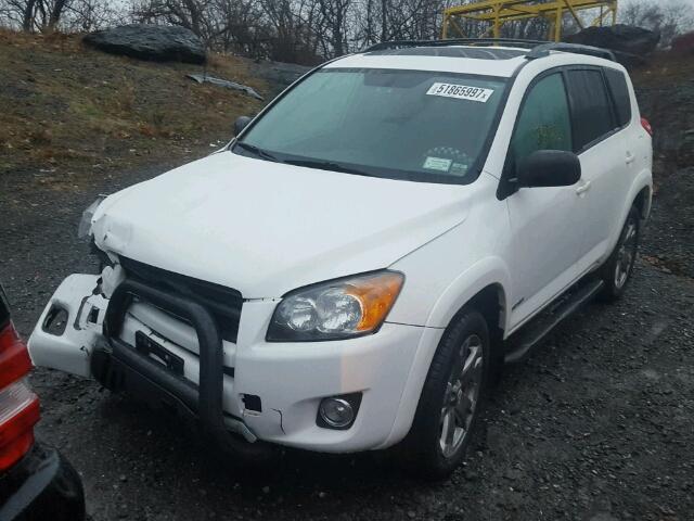 2T3RF4DV2AW048230 - 2010 TOYOTA RAV4 SPORT WHITE photo 2