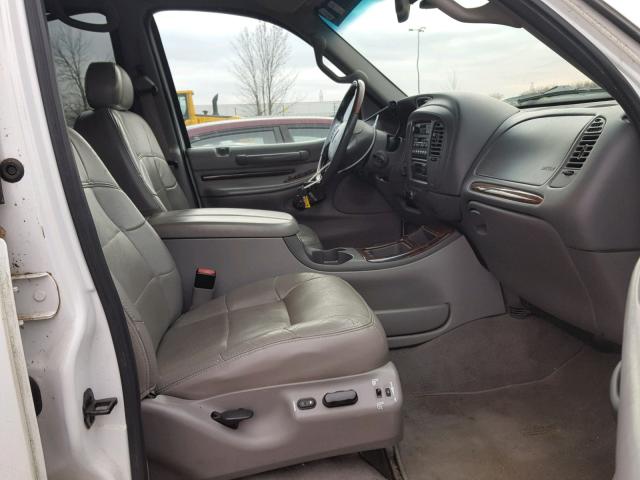 5LMFU28R01LJ22671 - 2001 LINCOLN NAVIGATOR Ақ фото 5
