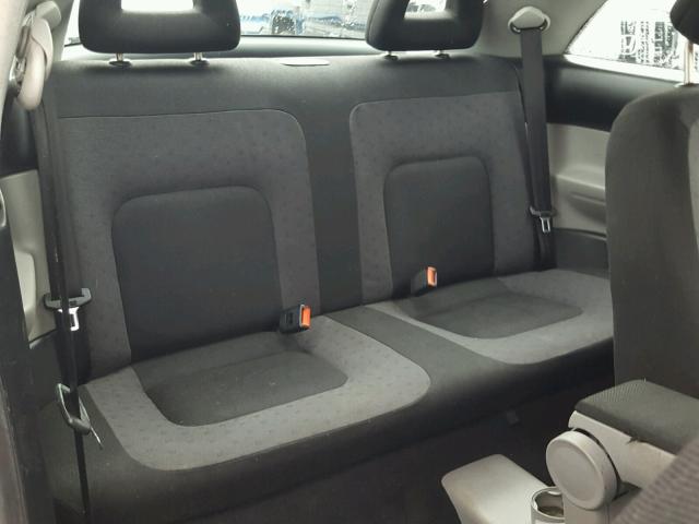 3VWCT21C31M415060 - 2001 VOLKSWAGEN NEW BEETLE 黑色 照片 6