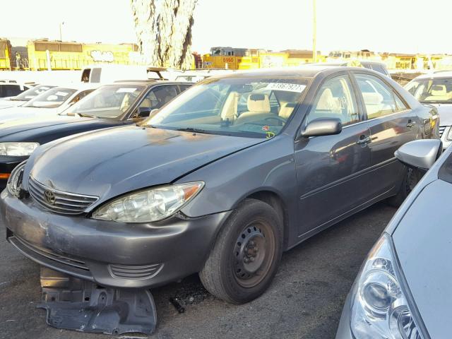 4T1BE32K56U674247 - 2006 TOYOTA CAMRY LE GRAY photo 2