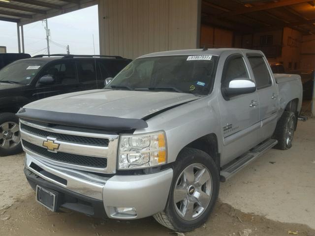 3GCPCSE00BG255370 - 2011 CHEVROLET SILVERADO SILVER photo 2